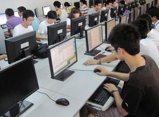 計(jì)算機(jī)科學(xué)與技術(shù)專(zhuān)業(yè)圖冊(cè) 探索技術(shù)開(kāi)發(fā)的核心領(lǐng)域